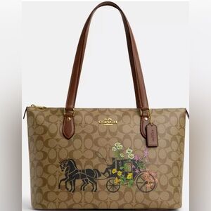 Gallery Tote Bag In Signature Canvas With Floral Horse And Carriage